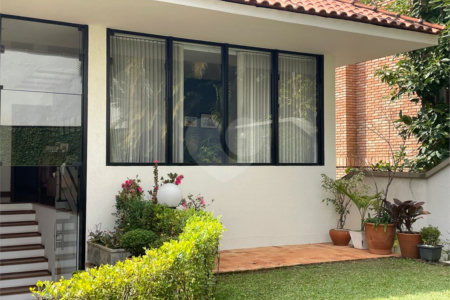 Casa de Vila à venda com 4 suítes em Morumbi, São Paulo, SP