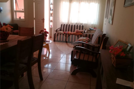 Sobrado à venda com 2 quartos, sendo 1 suíte, em Vila Barth, Itapetininga, SP