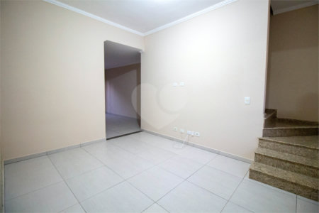 Casa à venda com 3 quartos, sendo 1 suíte, no condomínio Vilaregio, São Roque - SP