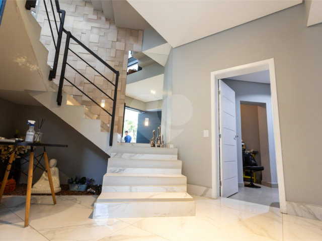 Casa à venda com 4 suítes no condomínio Villa Castanheira, São Paulo - SP