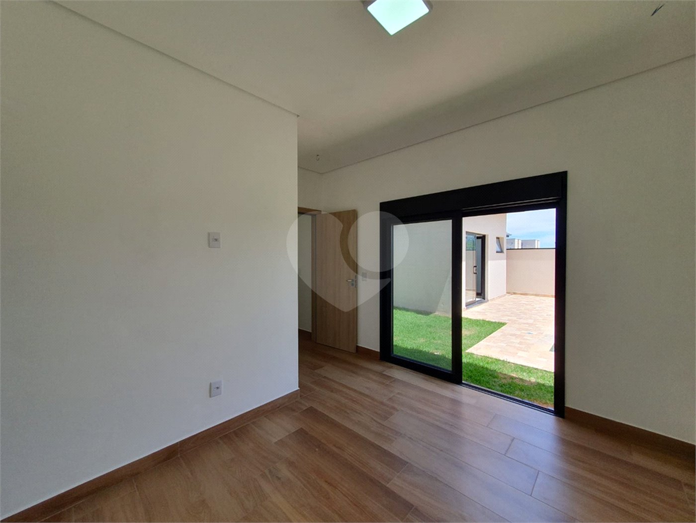 Casa à venda com 3 suítes no condomínio Via Castelli, Louveira - SP