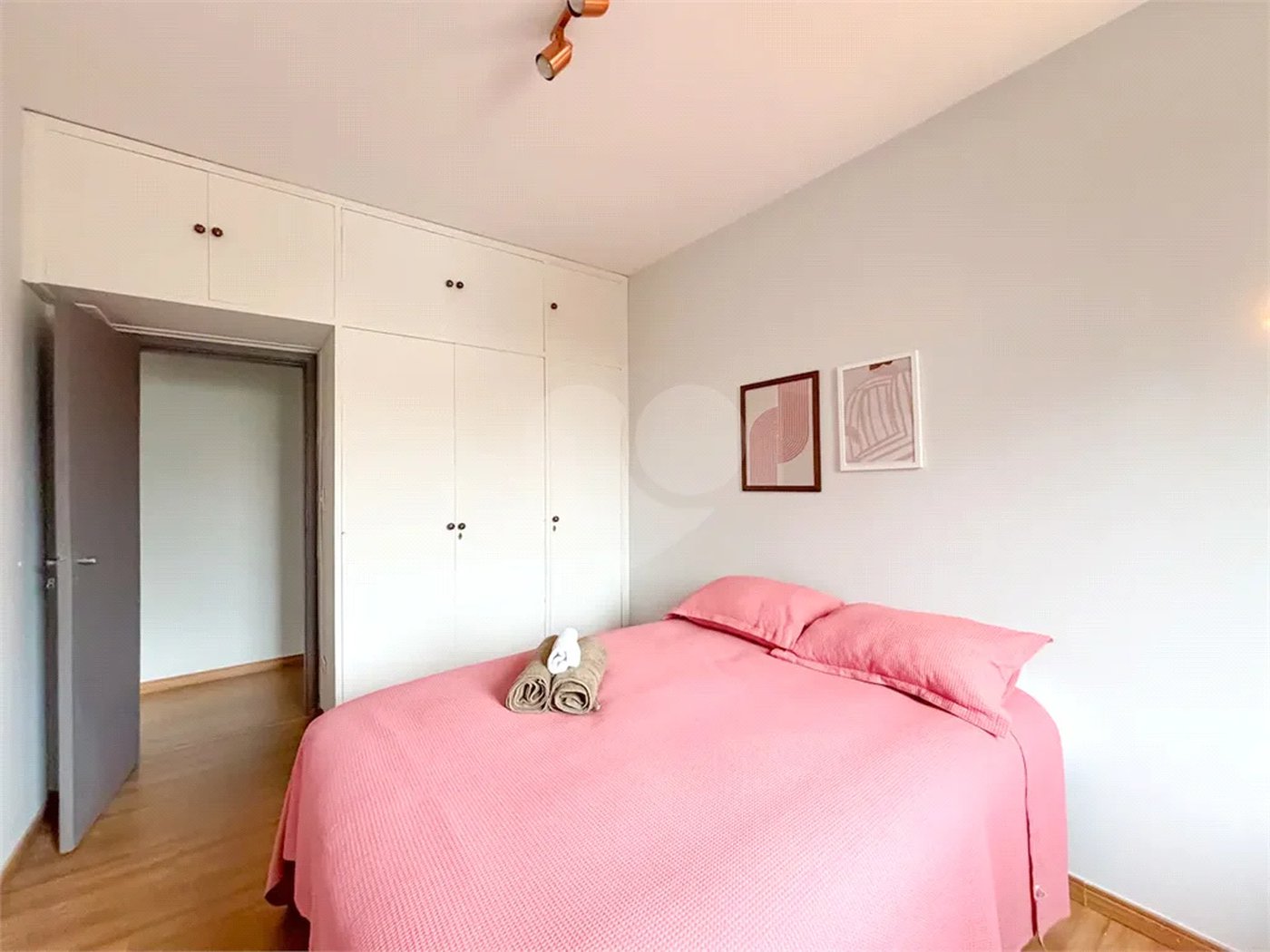 Apartamento de 80m² a venda e locação em Moema - 02 dorm, 02 Banheiros 01 Vaga