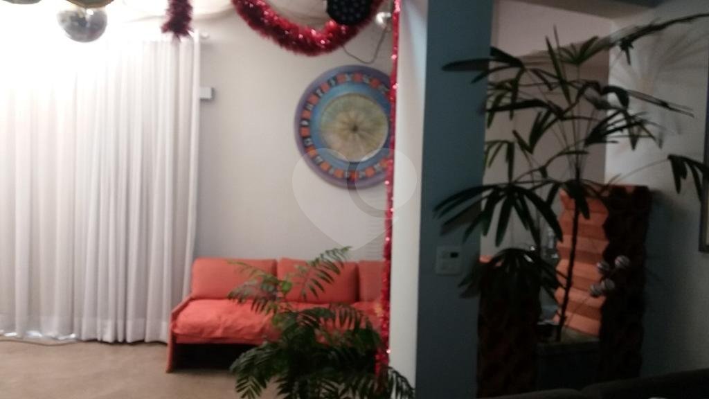 Casa à venda com 6 quartos, sendo 3 suítes,  em Jardim São Bento, São Paulo, SP