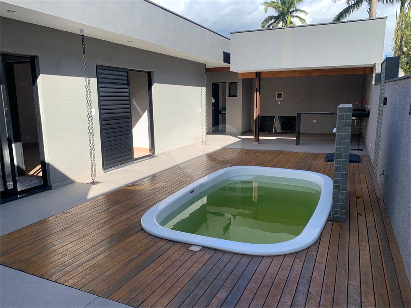 Casa à venda com 3 suítes em Aruã, Mogi das Cruzes, SP