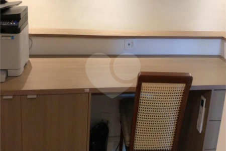 Apartamento à venda com 2 quartos, sendo 1 suíte, em Moema, São Paulo, SP