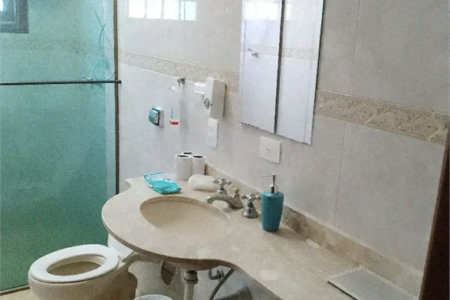 Casa à venda com 4 quartos, sendo 1 suíte, no condomínio Quinta da Cachoeira, Embu das Artes - SP
