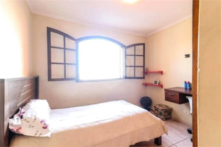 Sobrado à venda com 3 quartos, sendo 1 suíte, em Jardim Bonfiglioli, São Paulo, SP