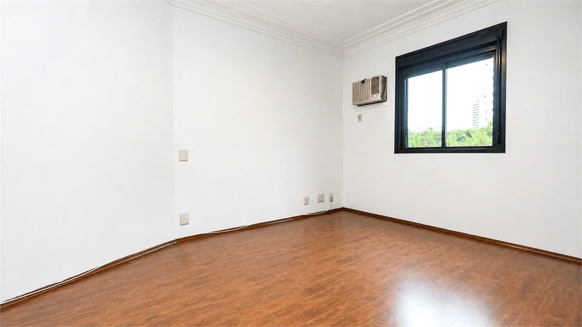Apartamento à venda com 4 quartos, sendo 2 suítes, em Brooklin Paulista, São Paulo, SP