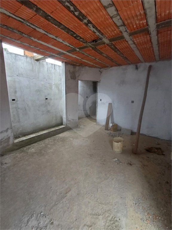 Casa à venda com 2 suítes no condomínio Ricieri, Mogi das Cruzes - SP