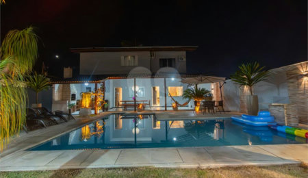 Casa à venda com 6 quartos, sendo 2 suítes,  em Outerio da Glória, Porto Seguro, BA