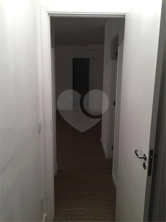 Apartamento à venda com 3 quartos, sendo 1 suíte,  em Jardim Parque Morumbi, São Paulo, SP
