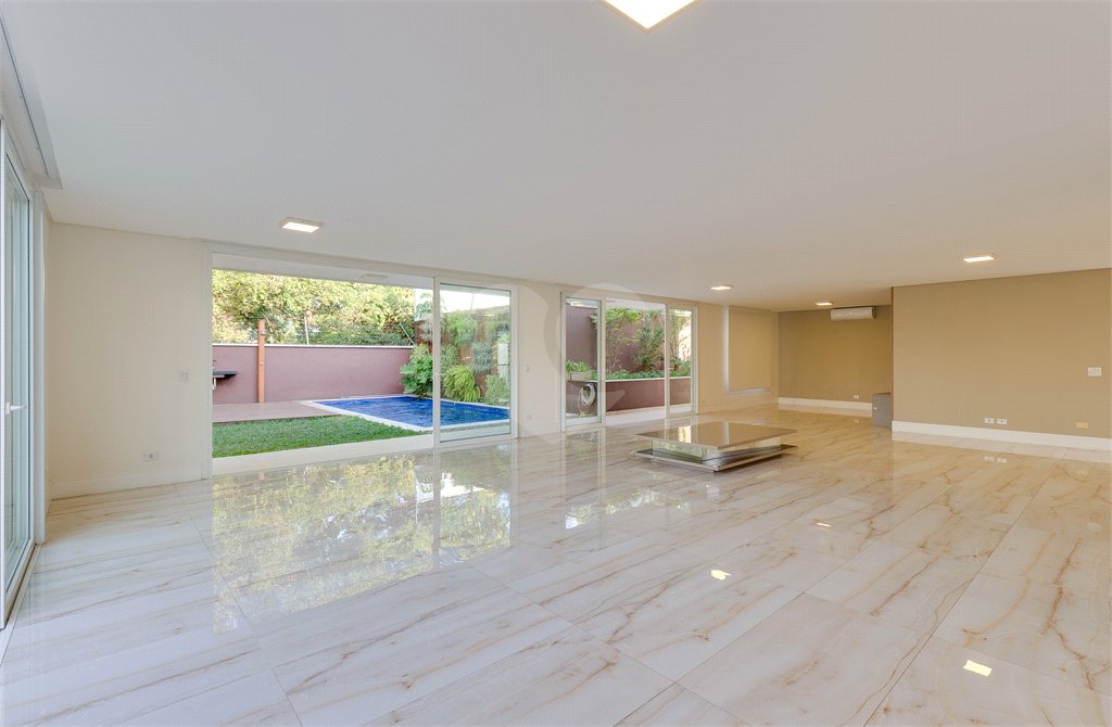 Casa à venda com 4 suítes no condomínio Porto Fino, São Paulo - SP