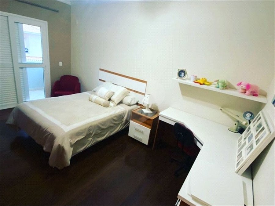 Casa à venda com 4 quartos, sendo 3 suítes,  no condomínio Residencial Tivoli Park, Sorocaba - SP