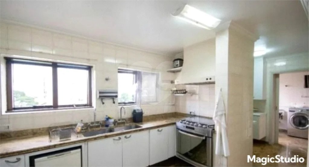 Apartamento 580m², 4 quatos, sendo 4 suítes, 5 vagas de garagem, à venda no Bosque da Saúde