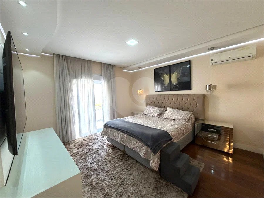 Casa Térrea de Alto Padrão à Venda no Bolsão de Interlagos