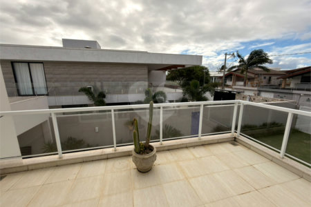 Casa à venda com 4 suítes em Portinho, Cabo Frio, RJ