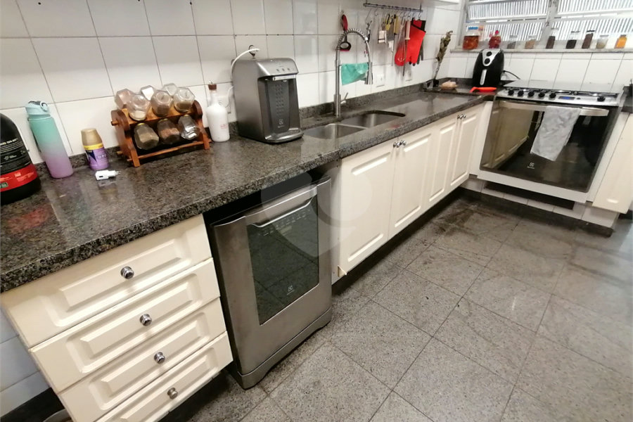 Casa Térrea à venda com 3 quartos, sendo 1 suíte,  em Vila Mariana, São Paulo, SP