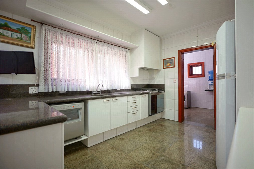 Casa à venda com 4 quartos, sendo 2 suítes, em Interlagos, São Paulo, SP