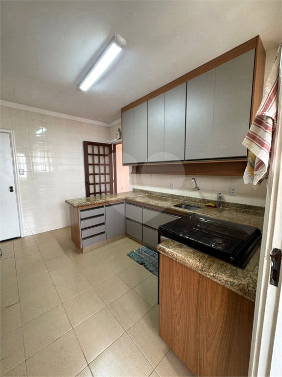 Casa à venda com 3 quartos, sendo 1 suíte,  no condomínio Edifício Crescencia Carolo Balbo, Ribeirão Preto - SP