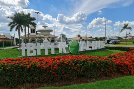 Casa à venda com 3 quartos, sendo 1 suíte, no condomínio Ibiti Royal Park, Sorocaba - SP