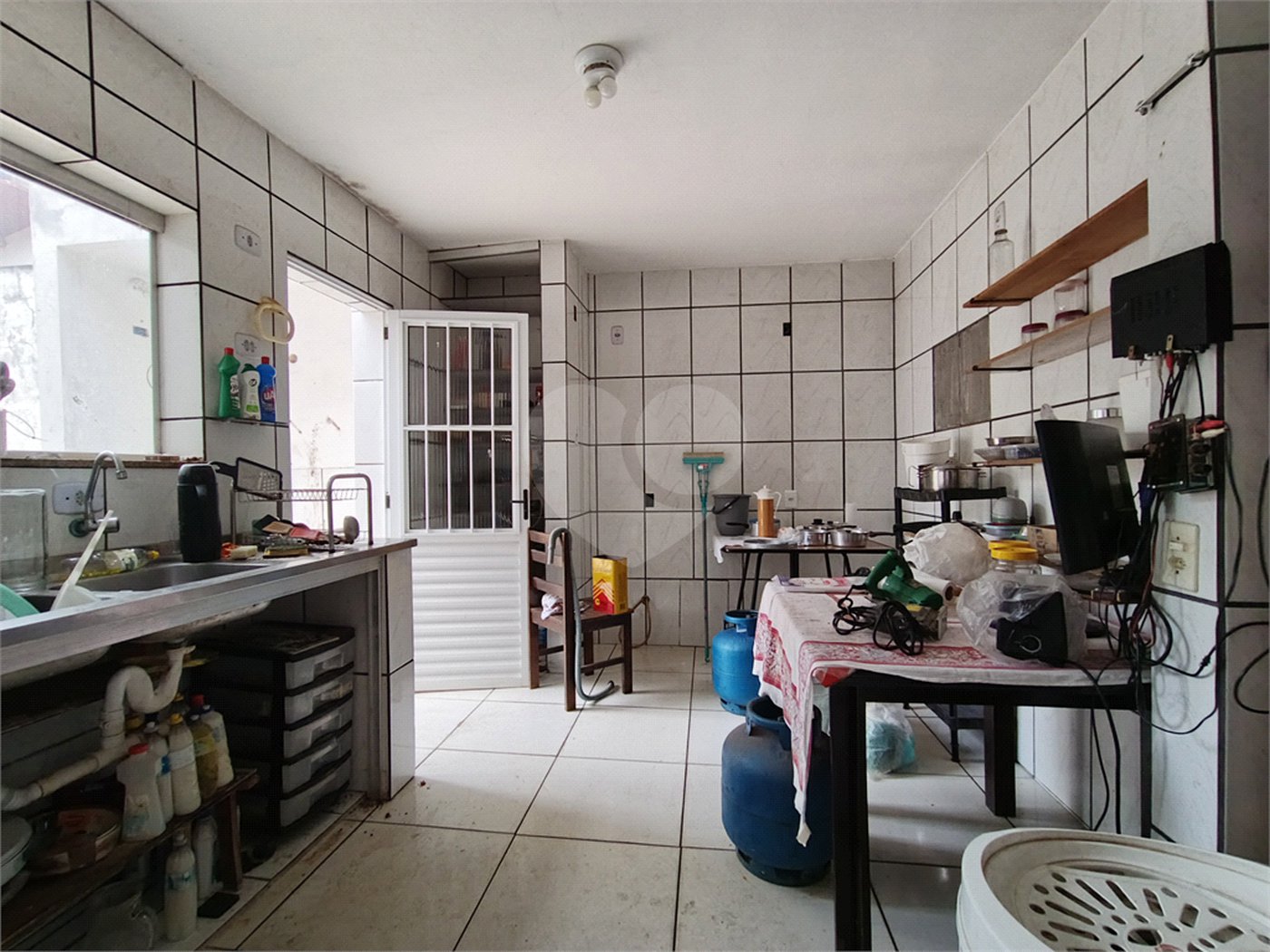 Casa à venda com 4 quartos, sendo 3 suítes, no condomínio Rancho Dirce, Sorocaba - SP