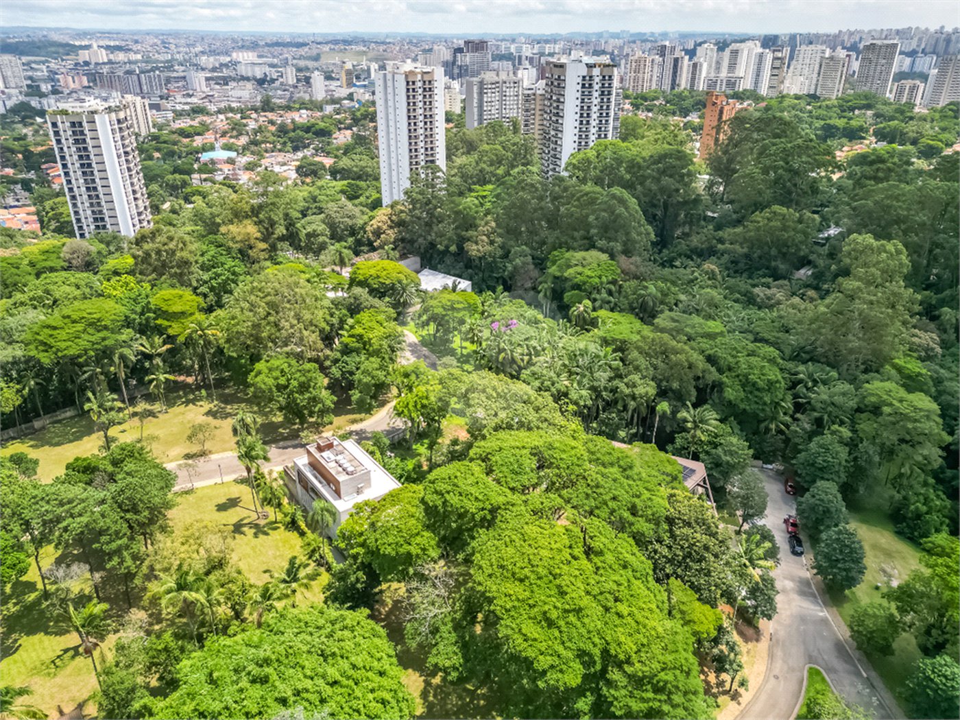 Terreno à venda no condomínio Chácara Santa Helena, São Paulo - SP
