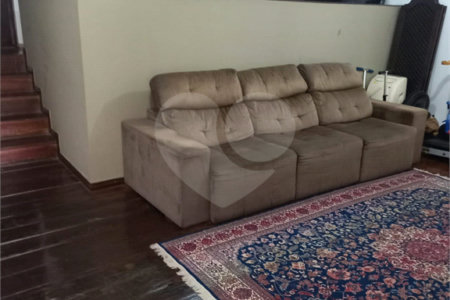 Sobrado à venda com 3 quartos, sendo 1 suíte,  em Vila Lavínia, Mogi das Cruzes, SP