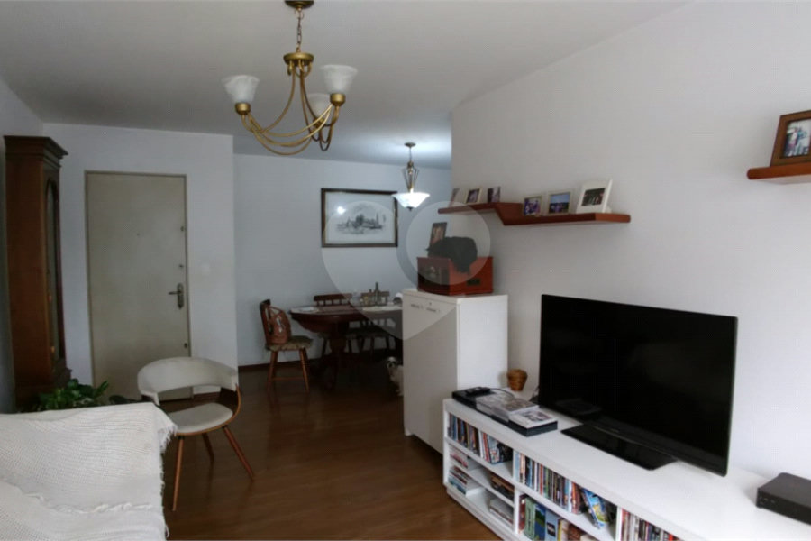 Apartamento à venda com 3 quartos, sendo 1 suíte, em Pinheiros, São Paulo, SP