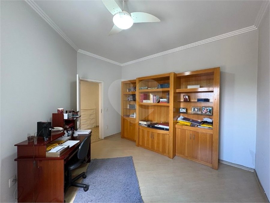 Casa à venda com 5 quartos, sendo 3 suítes, no condomínio Granja Olga III, Sorocaba - SP
