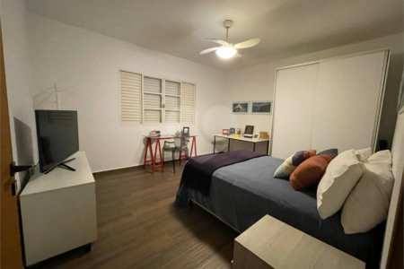 Sobrado à venda com 5 quartos, sendo 1 suíte, em Alto da Boa Vista, São Paulo, SP