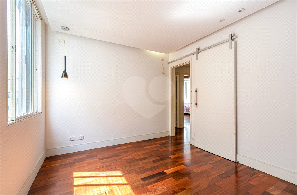 Apartamento à venda com 3 quartos, sendo 1 suíte, em Itaim Bibi, São Paulo, SP