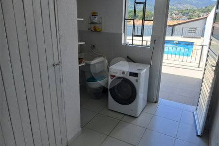 Casa à venda com 3 quartos, sendo 1 suíte,  em Recreio Maristela, Atibaia, SP