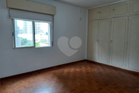Apartamento à venda com 3 quartos, sendo 1 suíte, em Pinheiros, São Paulo, SP