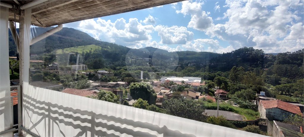 Casa à venda com 5 quartos, sendo 3 suítes,  em Capoavinha, Mairiporã, SP