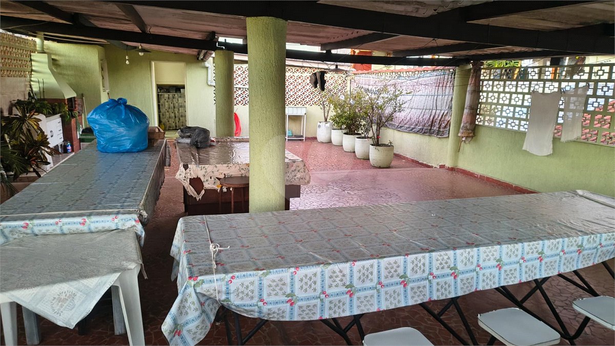 Terreno à venda com 6 quartos em Parque Peruche, São Paulo, SP