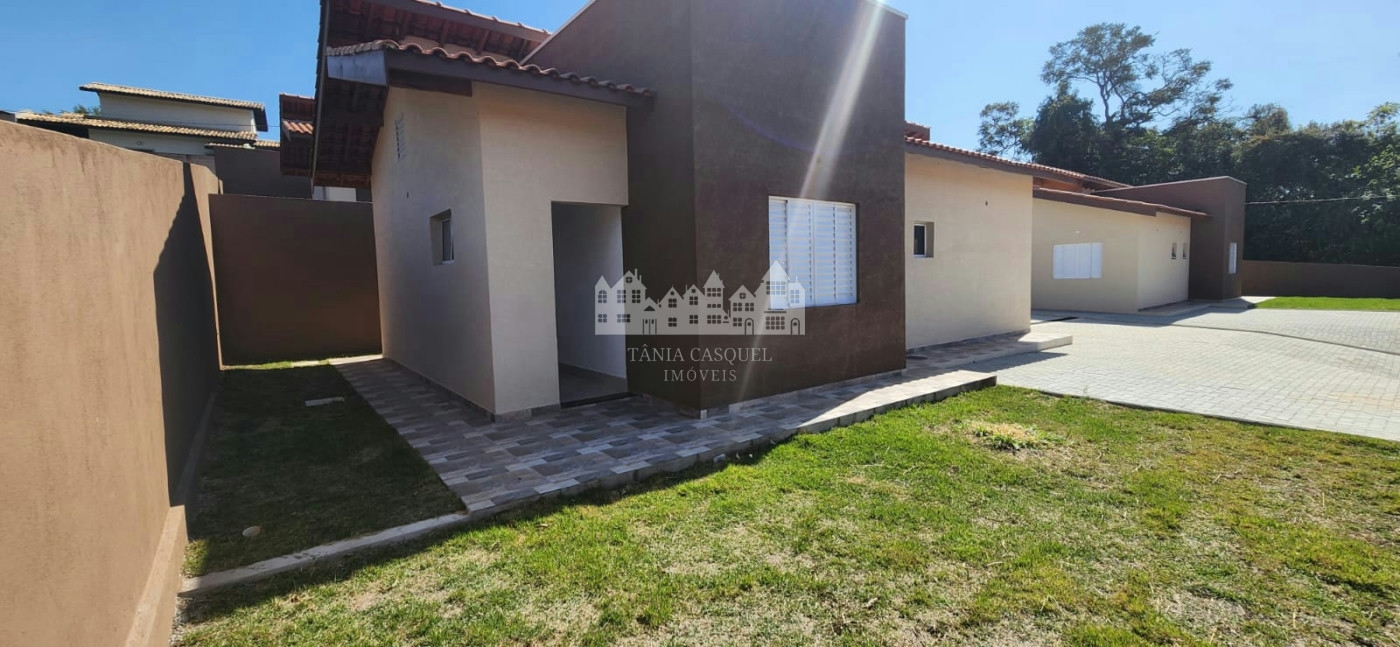 Casa à venda ou para alugar com 2 suítes no condomínio Serra Verde, Atibaia - SP