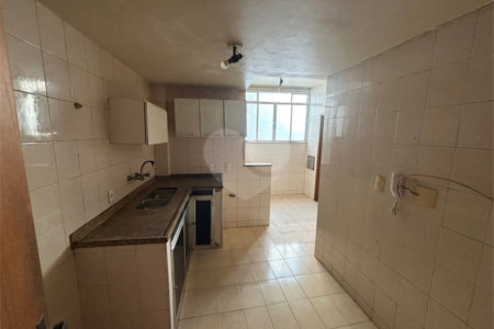 Apartamento à venda com 4 quartos, sendo 1 suíte,  em Tijuca, Rio de Janeiro, RJ