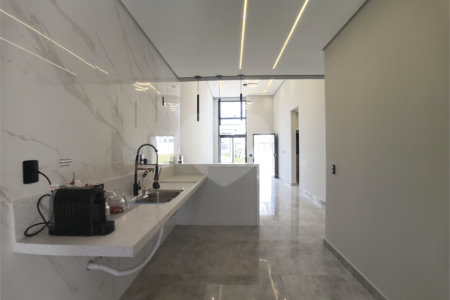 Casa à venda com 3 quartos, sendo 1 suíte,  no condomínio Horto Florestal Villagio, Sorocaba - SP