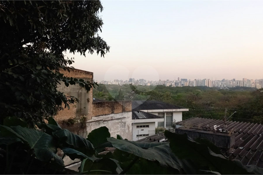 Casa à venda com 4 quartos, sendo 2 suítes, em Jardim São Bento, São Paulo, SP