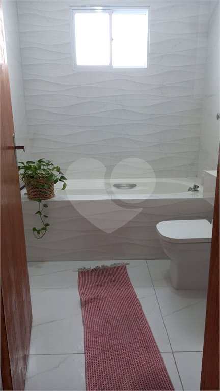Sobrado à venda com 2 quartos, sendo 1 suíte, em Tremembé, São Paulo, SP