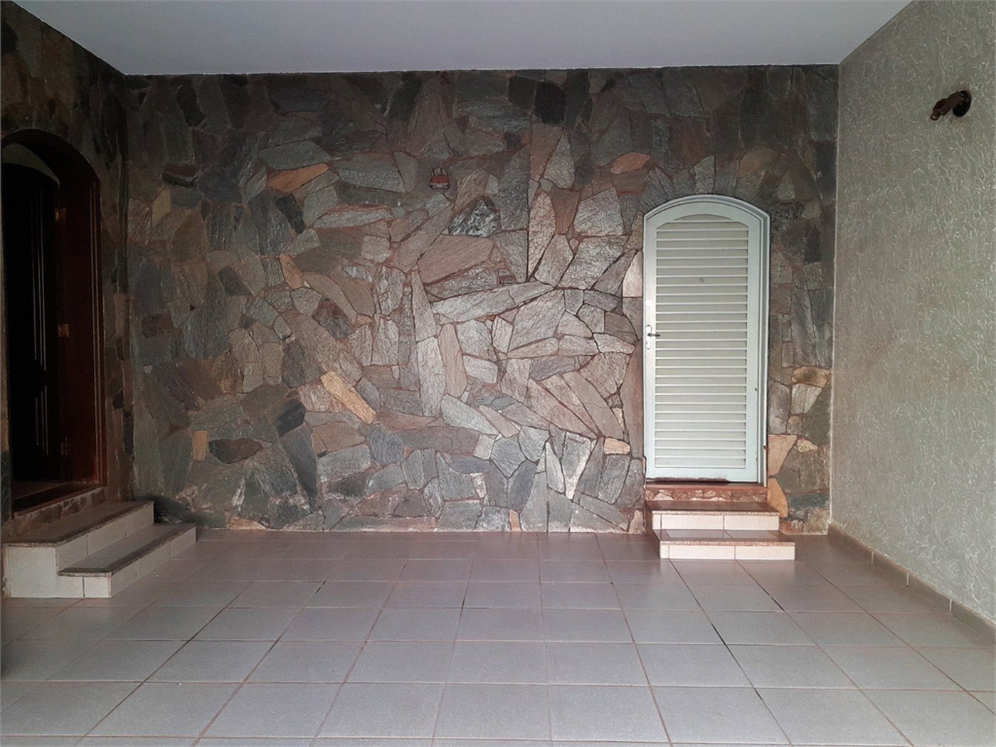 Casa à venda com 5 quartos, sendo 1 suíte,  em Jardim Anhangüera, Ribeirão Preto, SP