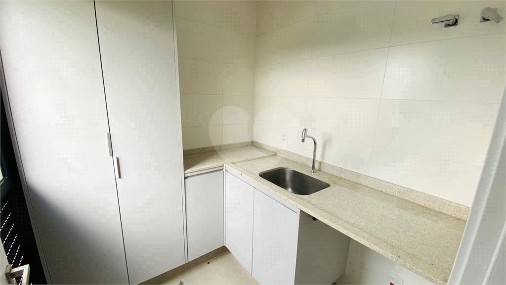 Casa à venda com 3 suítes no condomínio Vale das Aguas, Bragança Paulista - SP