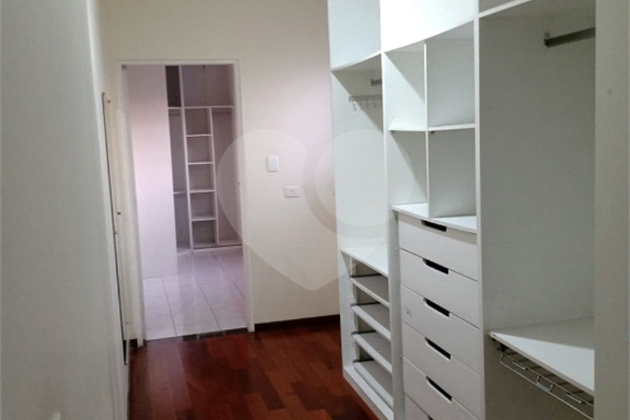 Casa à venda com 4 quartos, sendo 3 suítes, em Assunção, São Bernardo do Campo, SP
