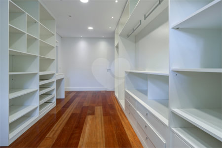 Casa à venda ou para alugar com 4 suítes no condomínio Chácara Flora, São Paulo - SP