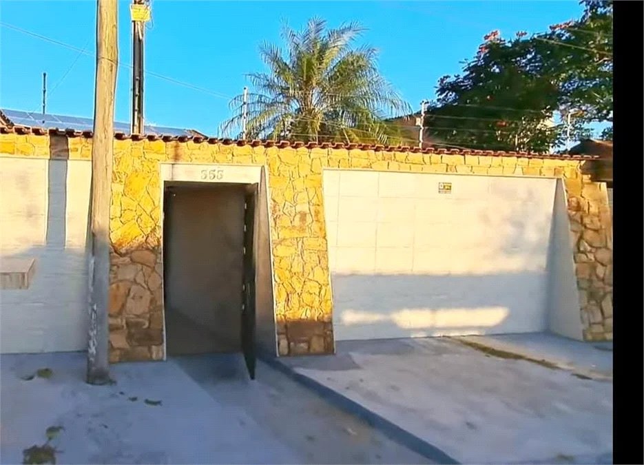 Belíssima casa com 04 dormitórios em Itanhaém