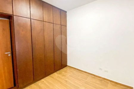 Sobrado com 400m² , 3 dormitórios , sendo 2 suítes , 3 vagas , à venda no centro de Santo André.