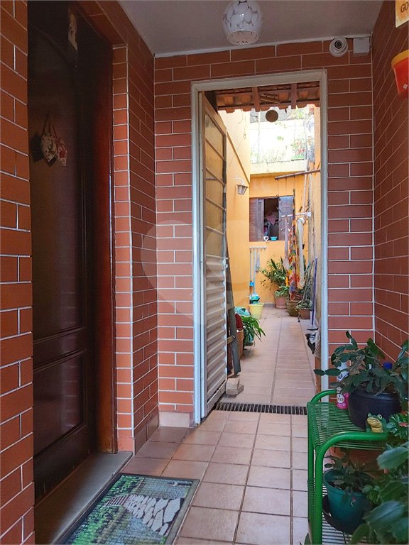 Sobrado à venda com 3 quartos, sendo 1 suíte, em Vila Irmãos Arnoni, São Paulo, SP