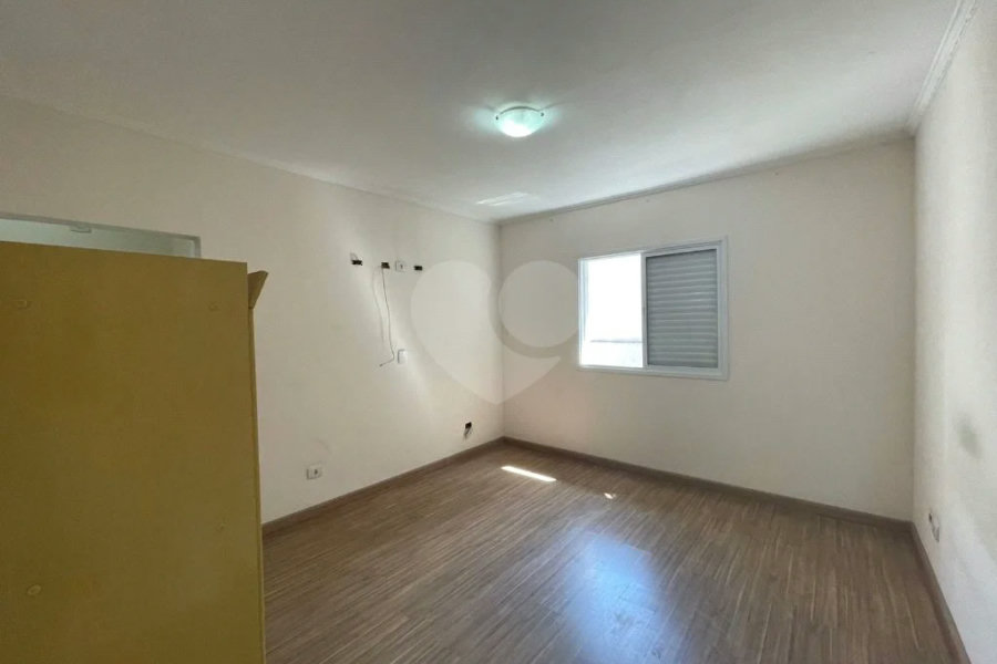 Sobrado à venda com 3 quartos, sendo 1 suíte, em Jardim Rosa de Franca, Guarulhos, SP