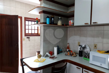 Sobrado à venda com 5 quartos, sendo 4 suítes, em Santa Rosa, Vinhedo, SP