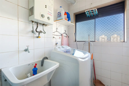 Apartamento à venda com 2 quartos, sendo 1 suíte,  em Vila Hamburguesa, São Paulo, SP